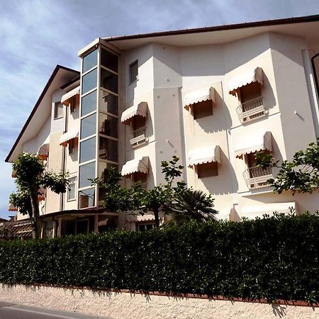 Hotel Peselli Marina di Massa Exterior foto